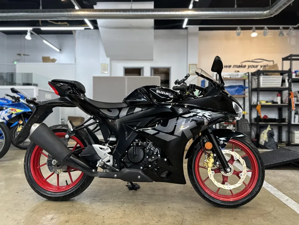 스즈키 GSX-R125 ABS 사진