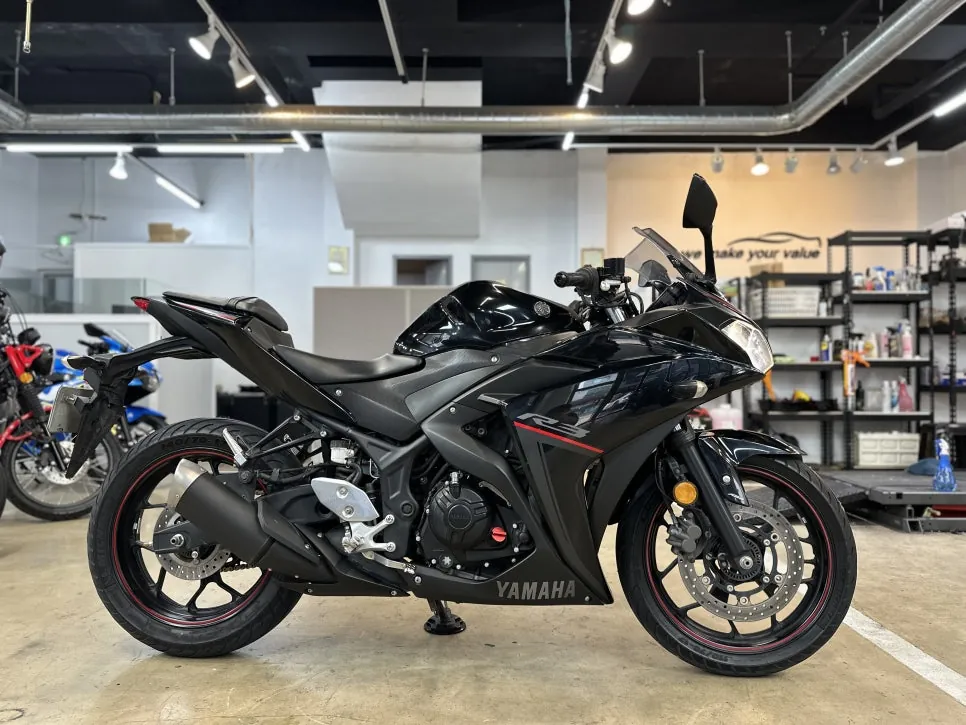야마하 YZF-R3 사진
